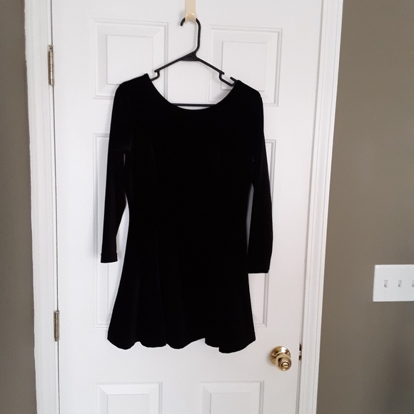 Boutique Europa by Newport News Dresses & Skirts - Little Black Velvet Dress Boutique Europa by Newport News Dresses & Skirts - Little Black Velvet Dress